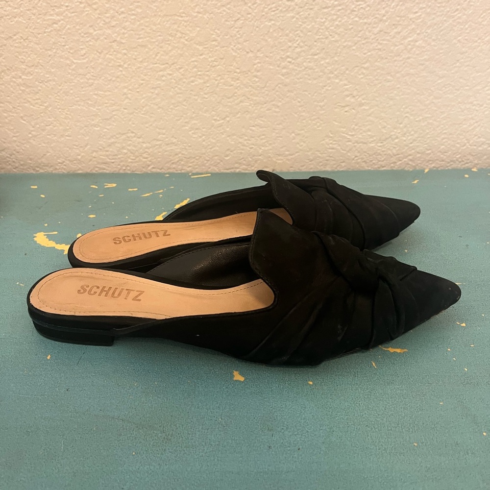SCHUTZ Black Pointed-Toe Mules